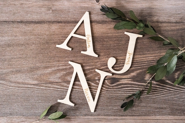 Buchstabe Holz / Tischkärtchen / Platzkarte / Namenkarte / personalisiert